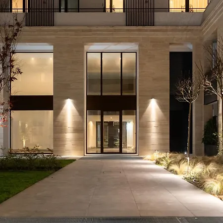 Santa Tecla Living Washington Building * Milan