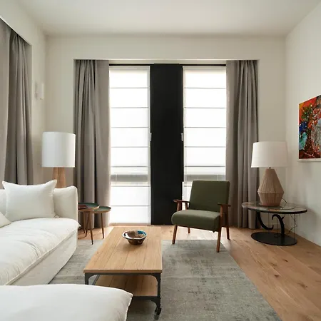 Santa Tecla Living Washington Building * Milan