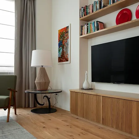 Santa Tecla Living Washington Building