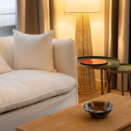 Santa Tecla Living Washington Building *