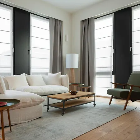 Santa Tecla Living Washington Building * Milan